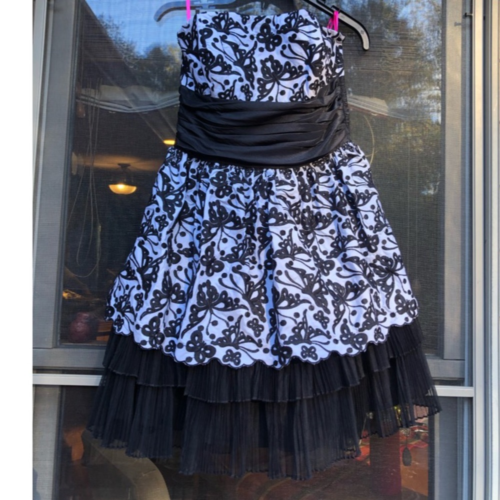 Cutsey Southern Belle Style Betsey Johnson Party Dress! Zipper needs replacement
